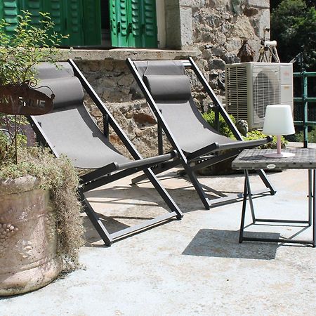 Studio Malou, Cuisine, Salle D'Eau, Terrasse Amenagee Olliergues Екстериор снимка