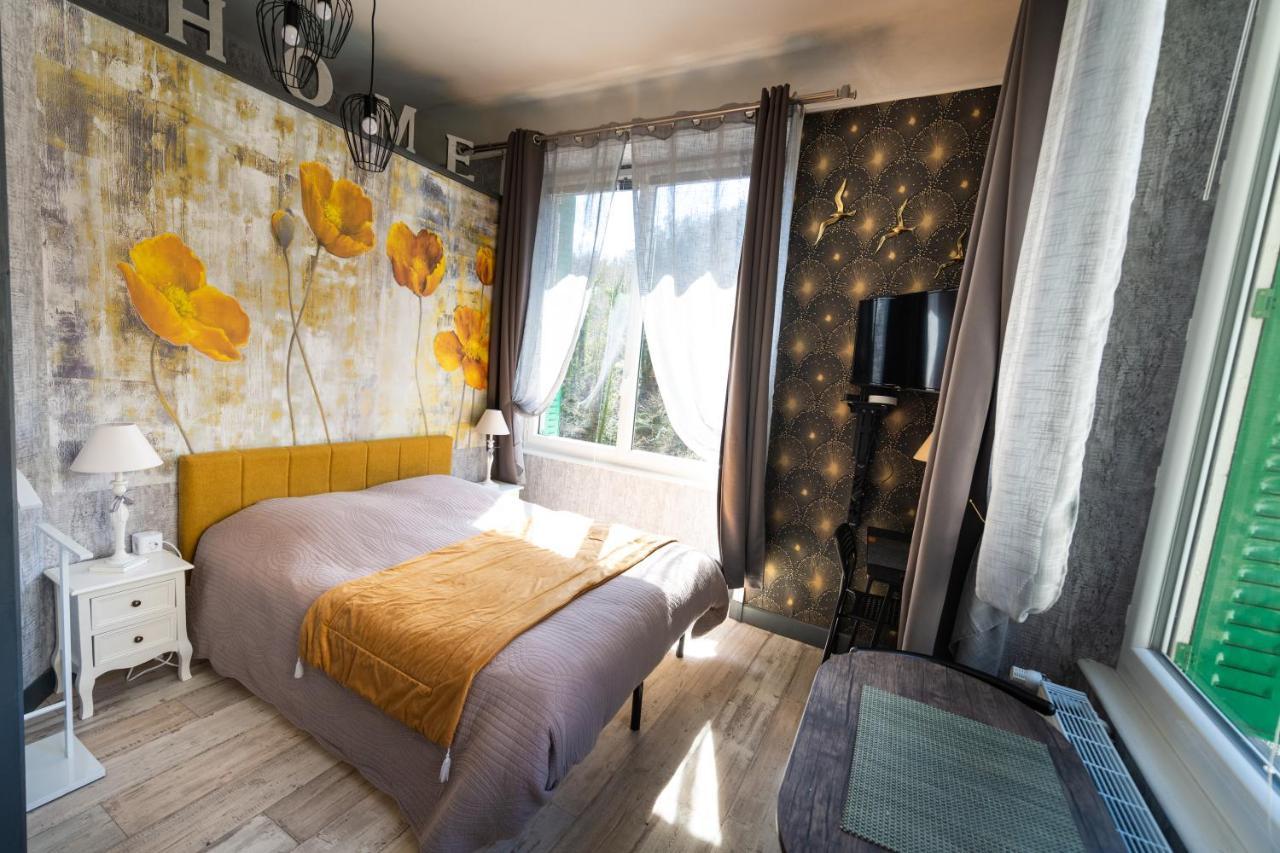 Studio Malou, Cuisine, Salle D'Eau, Terrasse Amenagee Olliergues Екстериор снимка