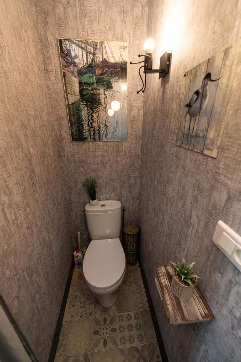 Studio Malou, Cuisine, Salle D'Eau, Terrasse Amenagee Olliergues Екстериор снимка