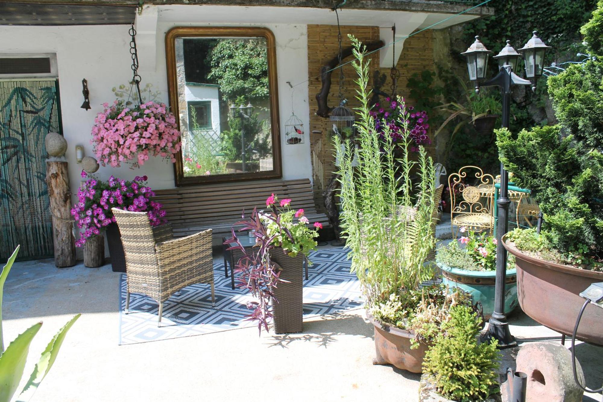 Studio Malou, Cuisine, Salle D'Eau, Terrasse Amenagee Olliergues Екстериор снимка